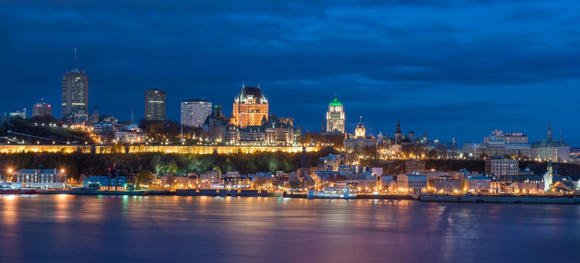 Canada Québec by night