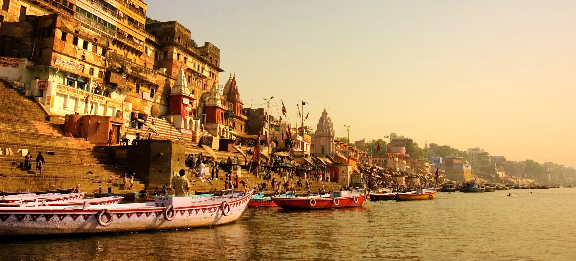 Ganges le fleuve sacré à Varanasi en Inde du nord
