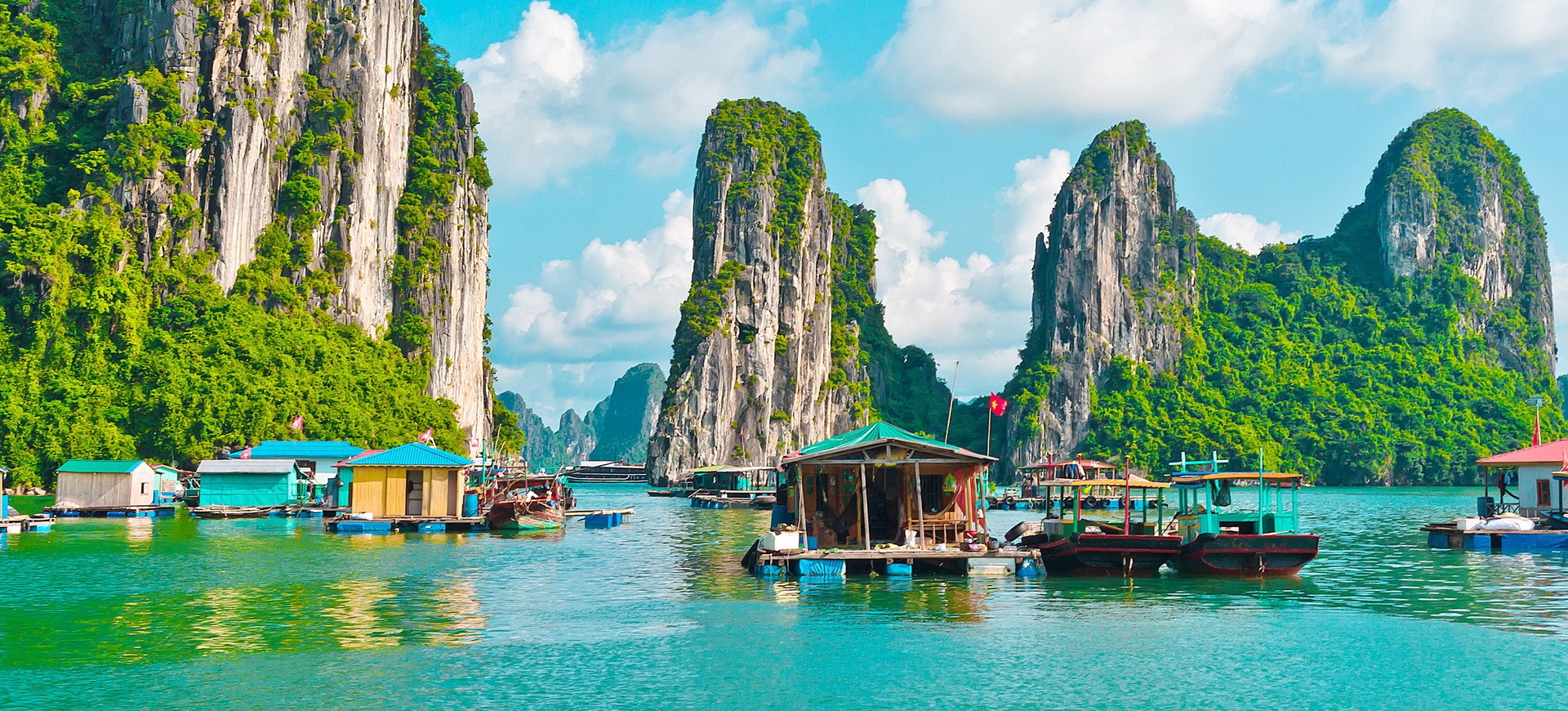 Vietnam Halong Village flottant dans la Baie